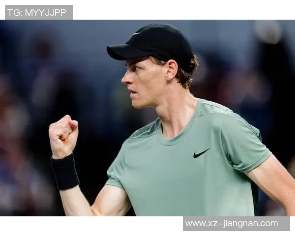 意大利国家队主帅斯帕莱蒂现场观赛ATP总决赛与冠军辛纳亲密合影